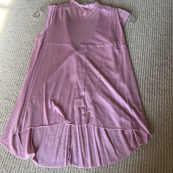 Tissue fabric flowy tank - Picture 2 of 3